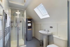 Horse-Bedroom-6-Ensuite-min